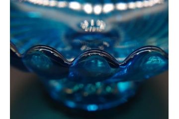 稀少!　フランス　Baccarat　オールドバカラ　バンブー　美しいブルーカラーと繊細なデザインが目を惹くコンポート(フルーツスタンド、脚付きボウル、フリル、DEPOSE刻印あり、フルレッドクリスタルガラス)(R-074595)