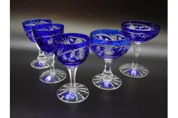 ドイツ　ドレスデンクリスタル(DRESDEN KRISTALL)　形違い　5種類　色被切子　繊細なカットと上品なブルーカラーが素敵なグラス5客セット(酒杯、ガラス)(R-074597)