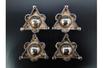 1874年頃　銀細工師　チャールズ・フォックス　Charles Fox　スターリングシルバー　ソルトディッシュ&スプーン4個セット(塩入れ、箱入り、スプーン付き、SV925、STERLING SILVER)(R-074601)