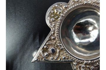1874年頃　銀細工師　チャールズ・フォックス　Charles Fox　スターリングシルバー　ソルトディッシュ&スプーン4個セット(塩入れ、箱入り、スプーン付き、SV925、STERLING SILVER)(R-074601)