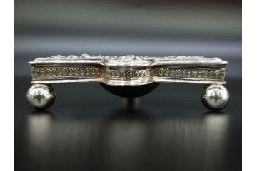 1874年頃　銀細工師　チャールズ・フォックス　Charles Fox　スターリングシルバー　ソルトディッシュ&スプーン4個セット(塩入れ、箱入り、スプーン付き、SV925、STERLING SILVER)(R-074601)