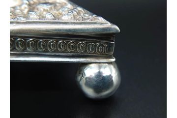 1874年頃　銀細工師　チャールズ・フォックス　Charles Fox　スターリングシルバー　ソルトディッシュ&スプーン4個セット(塩入れ、箱入り、スプーン付き、SV925、STERLING SILVER)(R-074601)