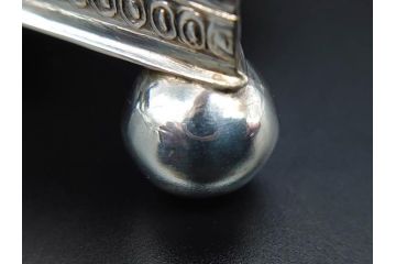 1874年頃　銀細工師　チャールズ・フォックス　Charles Fox　スターリングシルバー　ソルトディッシュ&スプーン4個セット(塩入れ、箱入り、スプーン付き、SV925、STERLING SILVER)(R-074601)