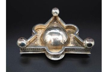 1874年頃　銀細工師　チャールズ・フォックス　Charles Fox　スターリングシルバー　ソルトディッシュ&スプーン4個セット(塩入れ、箱入り、スプーン付き、SV925、STERLING SILVER)(R-074601)