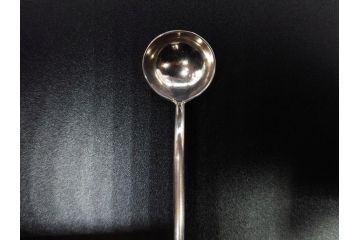 1874年頃　銀細工師　チャールズ・フォックス　Charles Fox　スターリングシルバー　ソルトディッシュ&スプーン4個セット(塩入れ、箱入り、スプーン付き、SV925、STERLING SILVER)(R-074601)