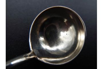 1874年頃　銀細工師　チャールズ・フォックス　Charles Fox　スターリングシルバー　ソルトディッシュ&スプーン4個セット(塩入れ、箱入り、スプーン付き、SV925、STERLING SILVER)(R-074601)