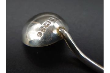 1874年頃　銀細工師　チャールズ・フォックス　Charles Fox　スターリングシルバー　ソルトディッシュ&スプーン4個セット(塩入れ、箱入り、スプーン付き、SV925、STERLING SILVER)(R-074601)