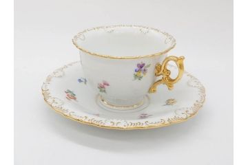 ドイツ　マイセン　Meissen　金彩　散らし小花　シェルエッジ　細やかな意匠に気品を感じるカップ&ソーサー(洋食器、C&S)(R-074603)