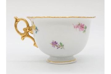 ドイツ　マイセン　Meissen　金彩　散らし小花　シェルエッジ　細やかな意匠に気品を感じるカップ&ソーサー(洋食器、C&S)(R-074603)