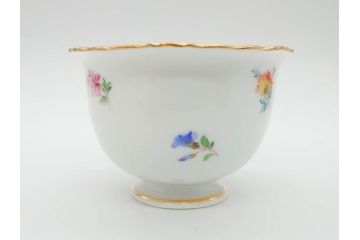 ドイツ　マイセン　Meissen　金彩　散らし小花　シェルエッジ　細やかな意匠に気品を感じるカップ&ソーサー(洋食器、C&S)(R-074603)