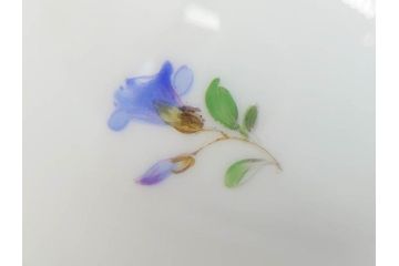 ドイツ　マイセン　Meissen　金彩　散らし小花　シェルエッジ　細やかな意匠に気品を感じるカップ&ソーサー(洋食器、C&S)(R-074603)