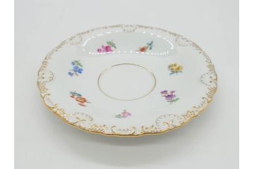 ドイツ　マイセン　Meissen　金彩　散らし小花　シェルエッジ　細やかな意匠に気品を感じるカップ&ソーサー(洋食器、C&S)(R-074603)