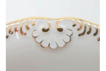 ドイツ　マイセン　Meissen　金彩　散らし小花　シェルエッジ　細やかな意匠に気品を感じるカップ&ソーサー(洋食器、C&S)(R-074603)