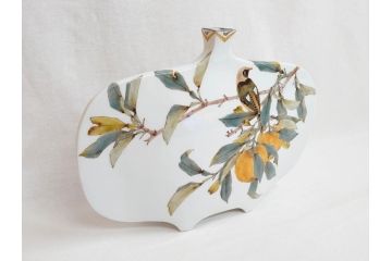 山田義明　九谷焼　色絵　高さ約24cm　美しい絵柄と色合いに魅了される扁壷(壺、鳥、共箱付き)(R-074613)