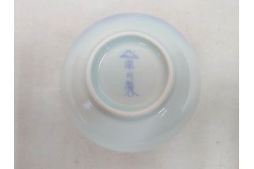 深川製磁　宮内庁御用達　染付　金彩　藍色の濃淡で表現された富士山が美しい汲出揃(汲出碗揃、5客セット、湯呑み、湯のみ、和食器、共箱付き)(R-074614)