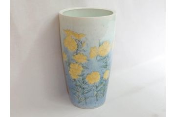三浦シュレイ　月見草　繊細な絵柄と美しい色彩に魅了される花瓶(朱鈴、しゅ鈴、朱鈴、花器、花入、共箱付き)(R-074615)