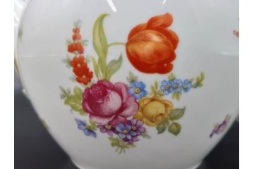 ドイツ　ドレスデン　シューマン ババリア　SCHUMANN BAVARIA　 金彩　フラワー　鮮やかな色合いと散りばめられた花たちが可愛らしいティーポット(洋食器)(R-074618)