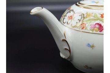 ドイツ　ドレスデン　シューマン ババリア　SCHUMANN BAVARIA　 金彩　フラワー　鮮やかな色合いと散りばめられた花たちが可愛らしいティーポット(洋食器)(R-074618)