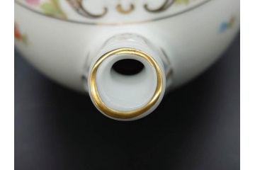 ドイツ　ドレスデン　シューマン ババリア　SCHUMANN BAVARIA　 金彩　フラワー　鮮やかな色合いと散りばめられた花たちが可愛らしいティーポット(洋食器)(R-074618)