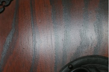 中古　美品　岩谷堂箪笥　漆塗り　力強い木目と重厚な金具が調和した整理箪笥　(R-074626)