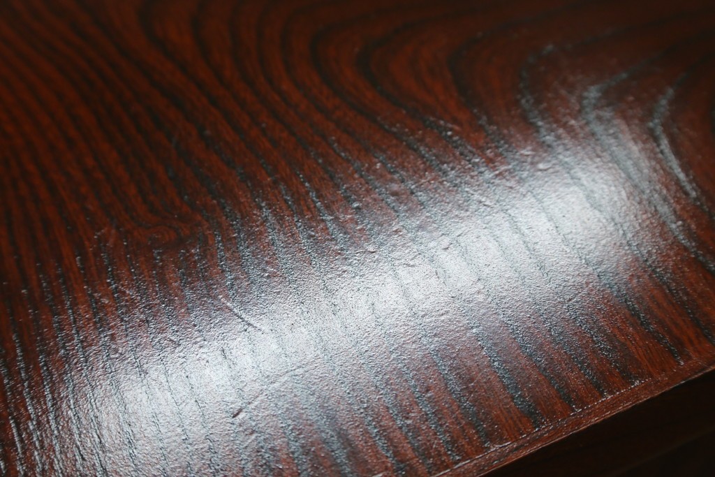 中古　美品　岩谷堂箪笥　漆塗り　力強い木目と重厚な金具が調和した整理箪笥　(R-074626)
