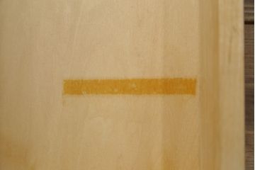中古　北海道民芸家具　深みのある色合いが魅力のサイドキャビネット(サイドテーブル、サイドボード、戸棚、収納棚)(R-074627)