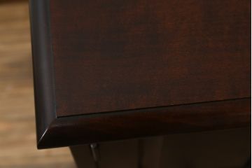 中古　北海道民芸家具　深みのある色合いが魅力のサイドキャビネット(サイドテーブル、サイドボード、戸棚、収納棚)(R-074627)
