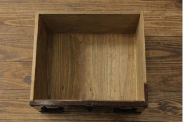 和製アンティーク　総桐材　黒漆塗り　歴史を感じさせる佇まいが魅力的な庄内小箪笥(庄内箪笥、収納箪笥、和タンス、引き出し、サイドチェスト)(R-074629)
