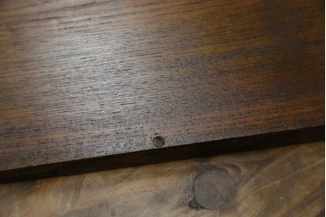 中古　美品!!　希少な絶版品　駿河の国　勝見木工　勝見作　耳付き天板の重厚感が際立つ総栗材のサイドボード　定価約80万円　(R-074631)