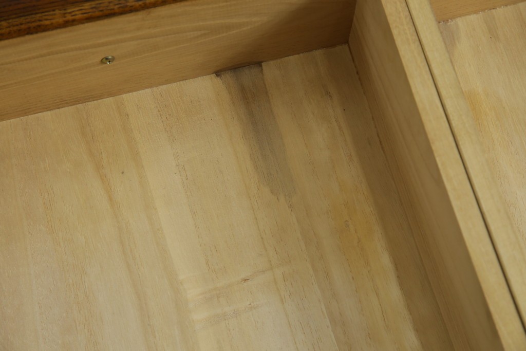 中古　美品!!　希少な絶版品　駿河の国　勝見木工　勝見作　耳付き天板の重厚感が際立つ総栗材のサイドボード　定価約80万円　(R-074631)