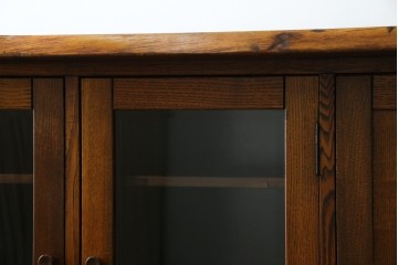 中古　美品!!　希少な絶版品　駿河の国　勝見木工　勝見作　耳付き天板の重厚感が際立つ総栗材のサイドボード　定価約80万円　(R-074631)