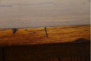 中古　美品!!　希少な絶版品　駿河の国　勝見木工　勝見作　耳付き天板の重厚感が際立つ総栗材のサイドボード　定価約80万円　(R-074631)