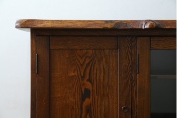 中古　美品!!　希少な絶版品　駿河の国　勝見木工　勝見作　耳付き天板の重厚感が際立つ総栗材のサイドボード　定価約80万円　(R-074631)