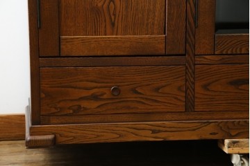 中古　美品!!　希少な絶版品　駿河の国　勝見木工　勝見作　耳付き天板の重厚感が際立つ総栗材のサイドボード　定価約80万円　(R-074631)