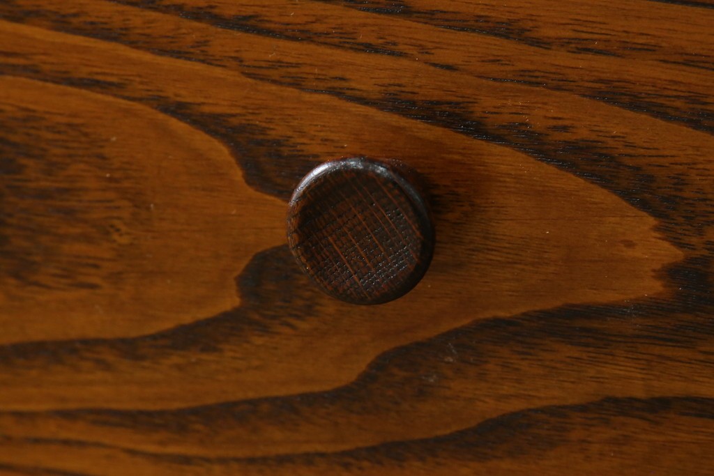 中古　美品!!　希少な絶版品　駿河の国　勝見木工　勝見作　耳付き天板の重厚感が際立つ総栗材のサイドボード　定価約80万円　(R-074631)