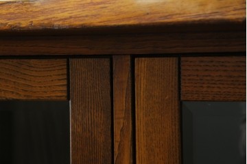 中古　美品!!　希少な絶版品　駿河の国　勝見木工　勝見作　耳付き天板の重厚感が際立つ総栗材のサイドボード　定価約80万円　(R-074631)