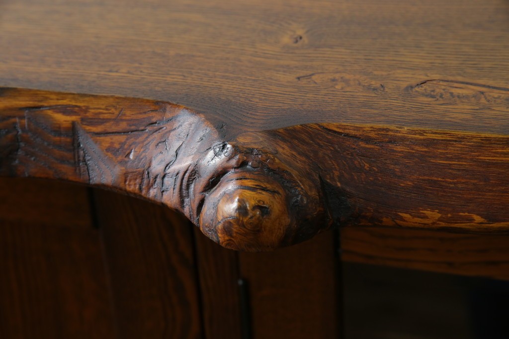 中古　美品!!　希少な絶版品　駿河の国　勝見木工　勝見作　耳付き天板の重厚感が際立つ総栗材のサイドボード　定価約80万円　(R-074631)