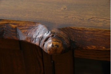 中古　美品!!　希少な絶版品　駿河の国　勝見木工　勝見作　耳付き天板の重厚感が際立つ総栗材のサイドボード　定価約80万円　(R-074631)