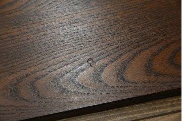 中古　美品!!　希少な絶版品　駿河の国　勝見木工　勝見作　耳付き天板の重厚感が際立つ総栗材のサイドボード　定価約80万円　(R-074631)