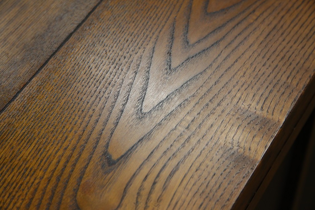 中古　美品!!　希少な絶版品　駿河の国　勝見木工　勝見作　耳付き天板の重厚感が際立つ総栗材のサイドボード　定価約80万円　(R-074631)