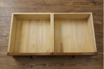 美品!!　希少な絶版品　駿河の国　勝見木工　勝見作　堂々とした佇まいで存在感のある総栗材のサイドボード(サイドキャビネット、食器棚、収納棚、戸棚)(定価約80万円)(R-074631)