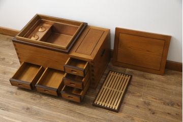 中古　美品　ニレ材　温かみのある木の色味と木目が美しい長火鉢(囲炉裏、木製火鉢)(R-074641)