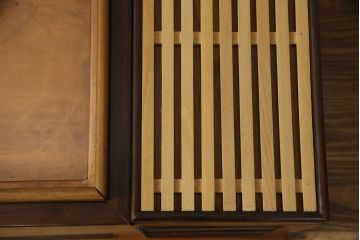 中古　美品　ニレ材　温かみのある木の色味と木目が美しい長火鉢(囲炉裏、木製火鉢)(R-074641)
