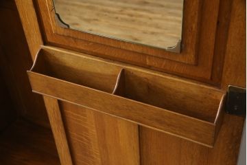 イギリスアンティーク　人気の薄型!!　オーク材　アールデコ　クラシカルな佇まいが魅力的なワードローブ(洋服タンス、衣装タンス、キャビネット、収納棚、戸棚、英国)(R-074644)
