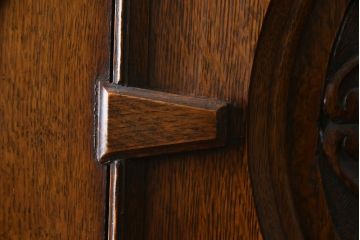 イギリスアンティーク　人気の薄型!!　オーク材　アールデコ　クラシカルな佇まいが魅力的なワードローブ(洋服タンス、衣装タンス、キャビネット、収納棚、戸棚、英国)(R-074644)