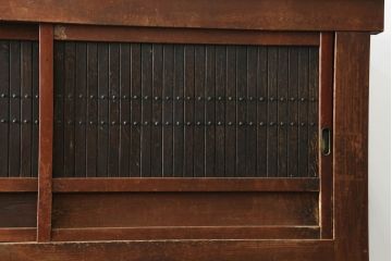 和製アンティーク　前面欅(ケヤキ)材　存在感抜群!堂々とした佇まいが魅力の八尺水屋箪笥サイドボード(食器棚、サイドキャビネット、収納棚、戸棚、店舗什器)(R-074646)