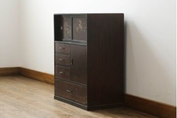 和製アンティーク　漆塗りの研ぎ出しが趣のある雰囲気を醸し出す小箪笥(引き出し、和箪笥、整理箪笥、収納箪笥、戸棚、収納棚)(R-074650)
