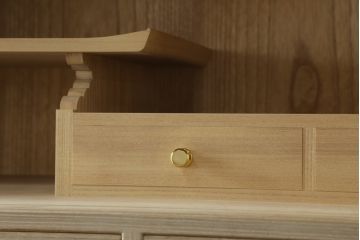 中古　美品　国産　職人手作り　品のある佇まいで和の雰囲気を引き立てる総桐箪笥(総桐たんす、衣装箪笥、着物箪笥、収納タンス、和タンス、引き出し、並厚、四方丸)(定価約150万円)(R-074651)