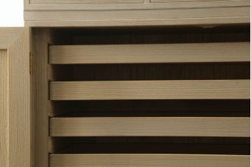 中古　美品　国産　職人手作り　品のある佇まいで和の雰囲気を引き立てる総桐箪笥(総桐たんす、衣装箪笥、着物箪笥、収納タンス、和タンス、引き出し、並厚、四方丸)(定価約150万円)(R-074651)