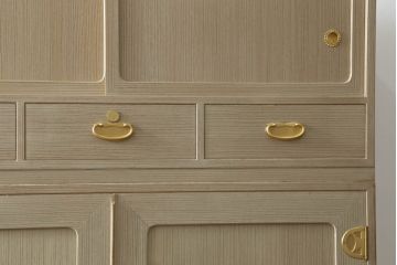 中古　美品　国産　職人手作り　品のある佇まいで和の雰囲気を引き立てる総桐箪笥(総桐たんす、衣装箪笥、着物箪笥、収納タンス、和タンス、引き出し、並厚、四方丸)(定価約150万円)(R-074651)